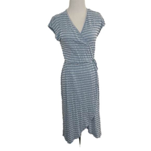CAUTION to the Wind textured dress - Picture 1 of 5